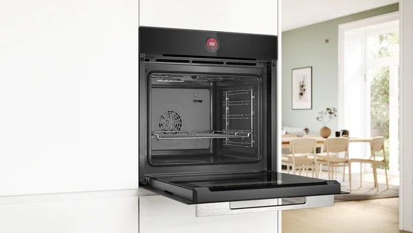 Bosch Series 8 – 71 L Built‑in Oven Black | HBG7341B1B