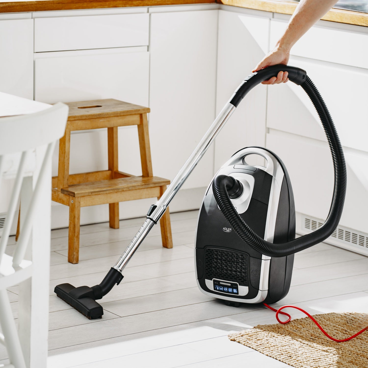 Adler AD7069 800W Digital Bagged Vacuum Cleaner Black & White