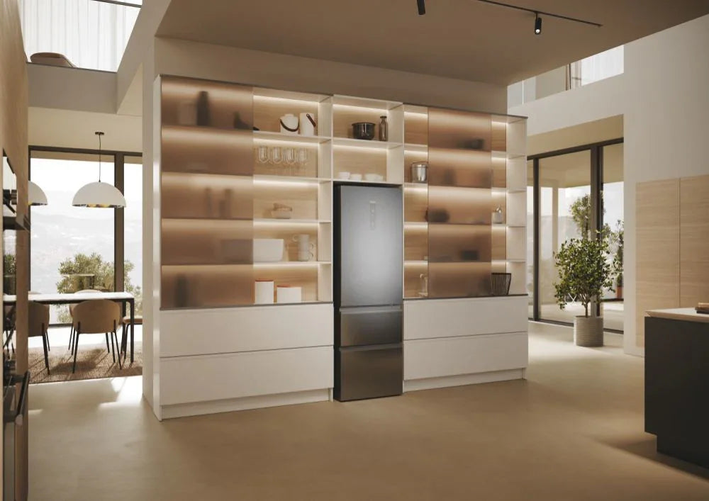 Haier 3D 60 Serie 5 Freestanding Frost Free Fridge Freezer | HTW5618ENMG