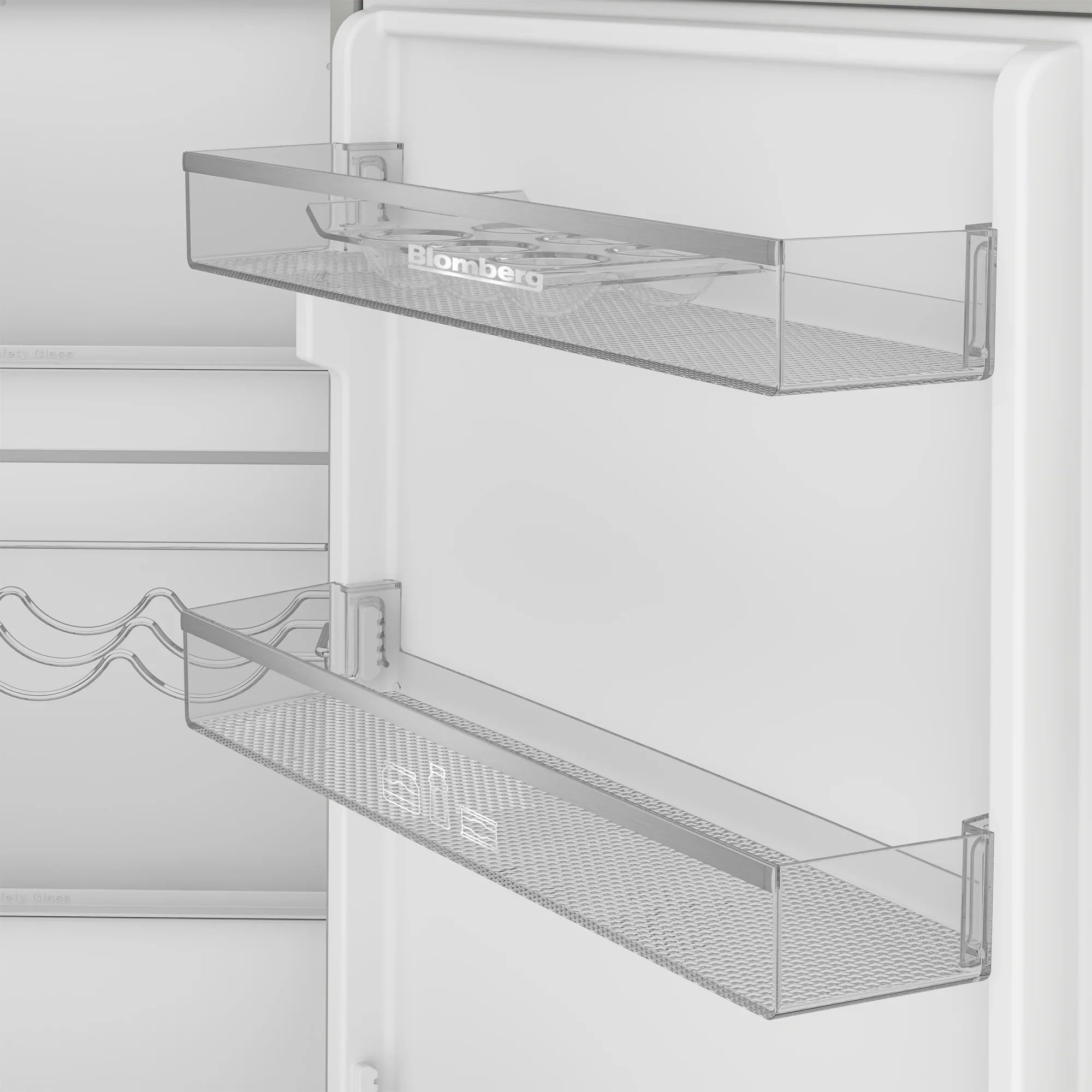 Beko Freestanding AeroFlow™ Fridge Freezer with HarvestFresh™ | CNB3G4686DVPS