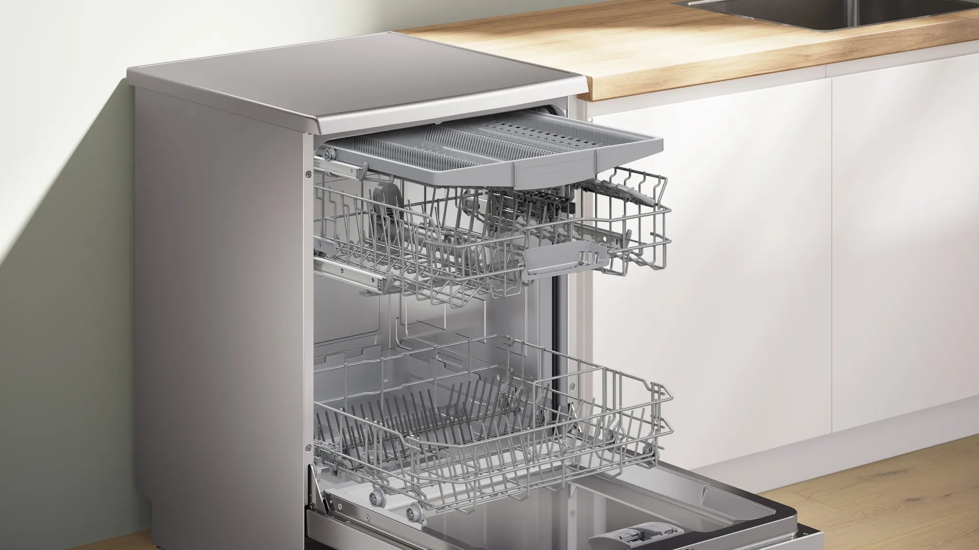Bosch Series 2 Full-size WiFi-enabled Dishwasher Stainless Steel | SMS2HVI67G