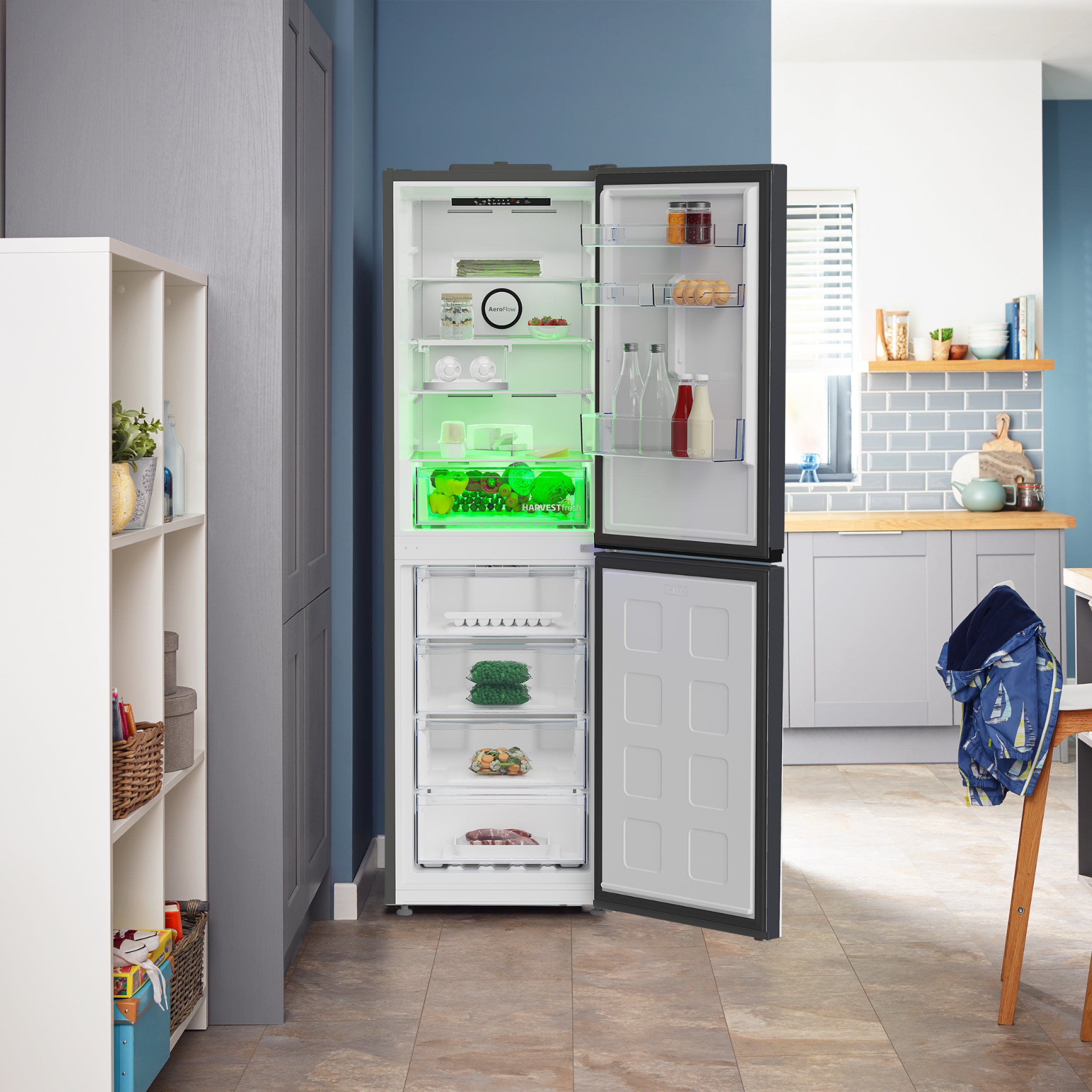 Beko HarvestFresh Frost Free Fridge Freezer Anthracite | CNG4692VA